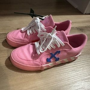 NEW! Off-White Vulcanized sneakers